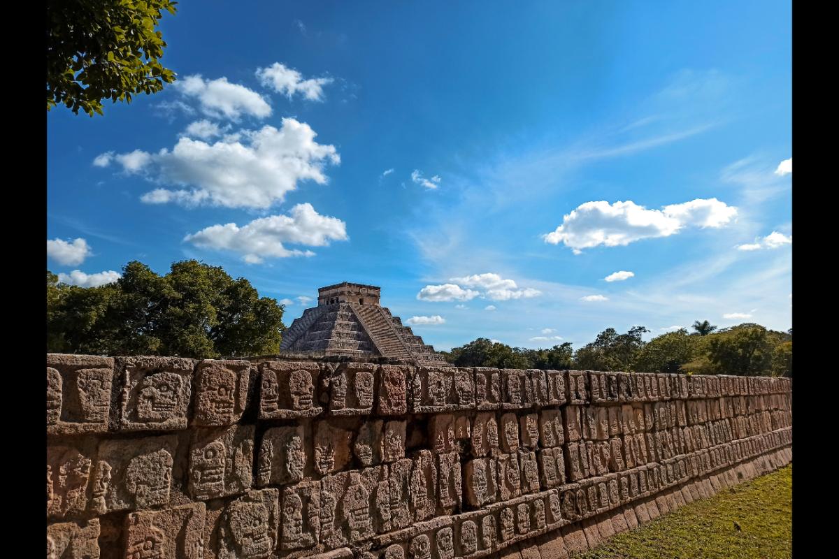 Mysteries of Chichen Itza: Where the Serpent Descends — photo 1