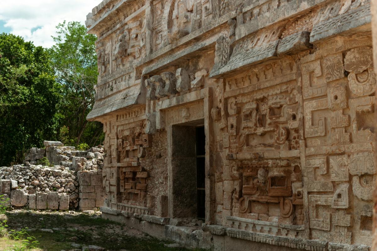 Mysteries of Chichen Itza: Where the Serpent Descends — photo 2