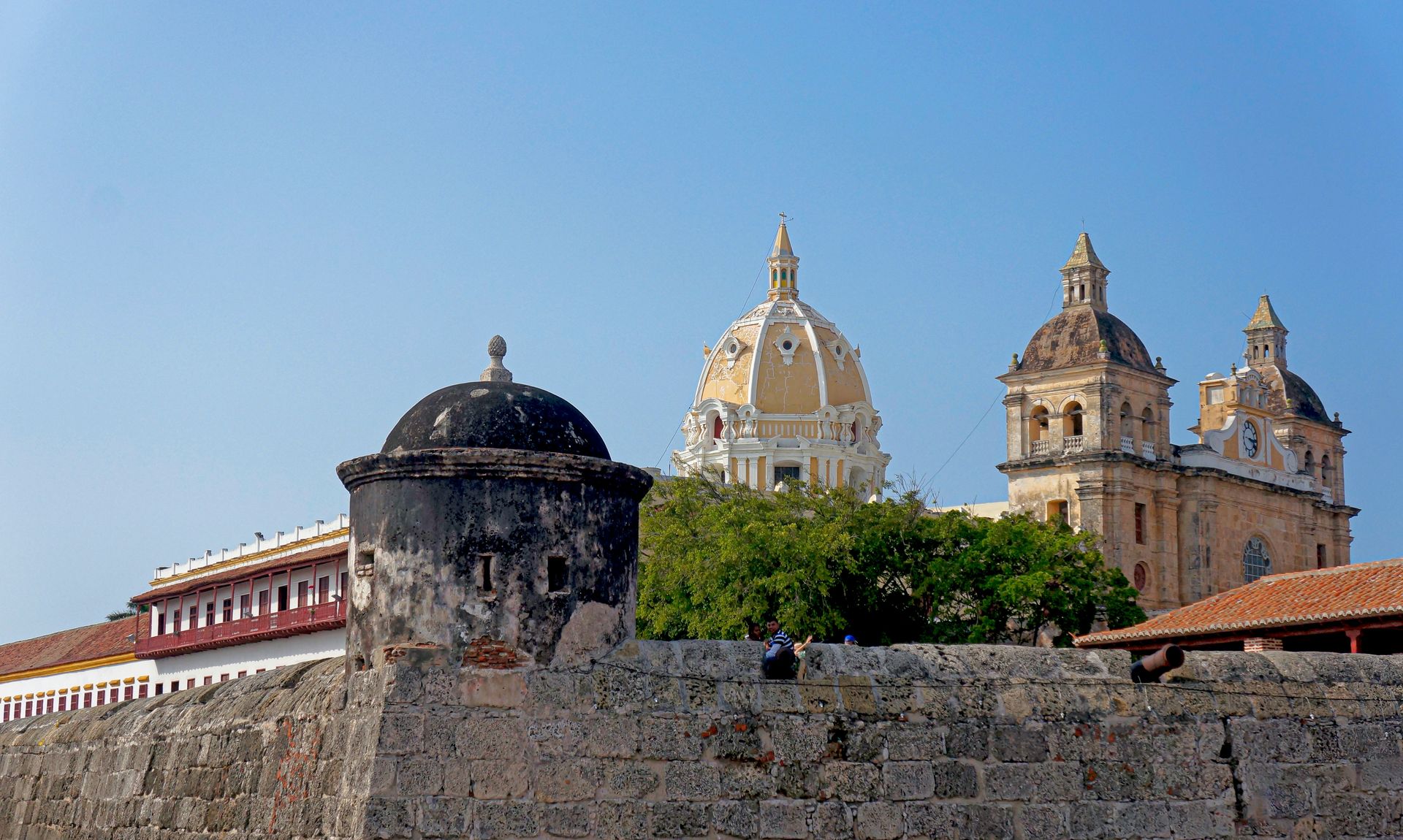 Magnetic 8 Days Tour in Colombia — Cartagena & Rosario Islands